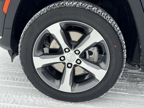 New 2025 Jeep Grand Cherokee L Limited w/ Trailer Tow Package image 37