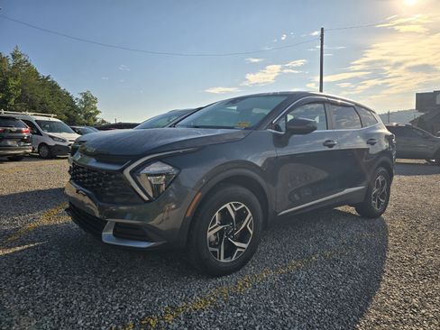 Used 2023 Kia Sportage LX AWD/4WD image 1