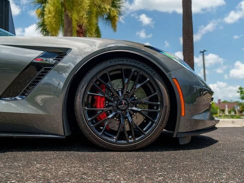 Used 2016 Chevrolet Corvette Z06 w/ 3LZ Preferred Equipment Group RWD image 17