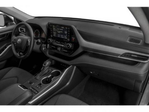 Used 2022 Toyota Highlander LE image 18