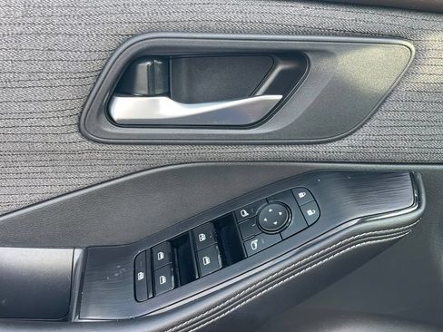 Used 2021 Nissan Rogue SV FWD image 27