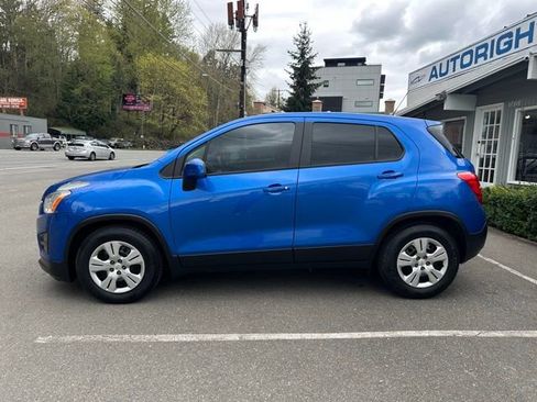 Used 2015 Chevrolet Trax LS w/ LPO, Cargo Package image 8