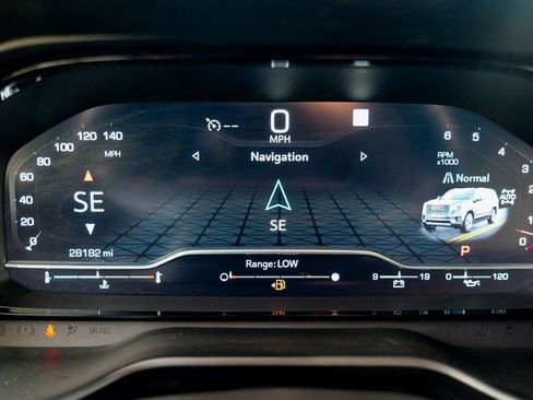 Used 2022 GMC Yukon XL Denali image 46