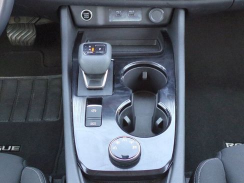 Used 2023 Nissan Rogue S image 19