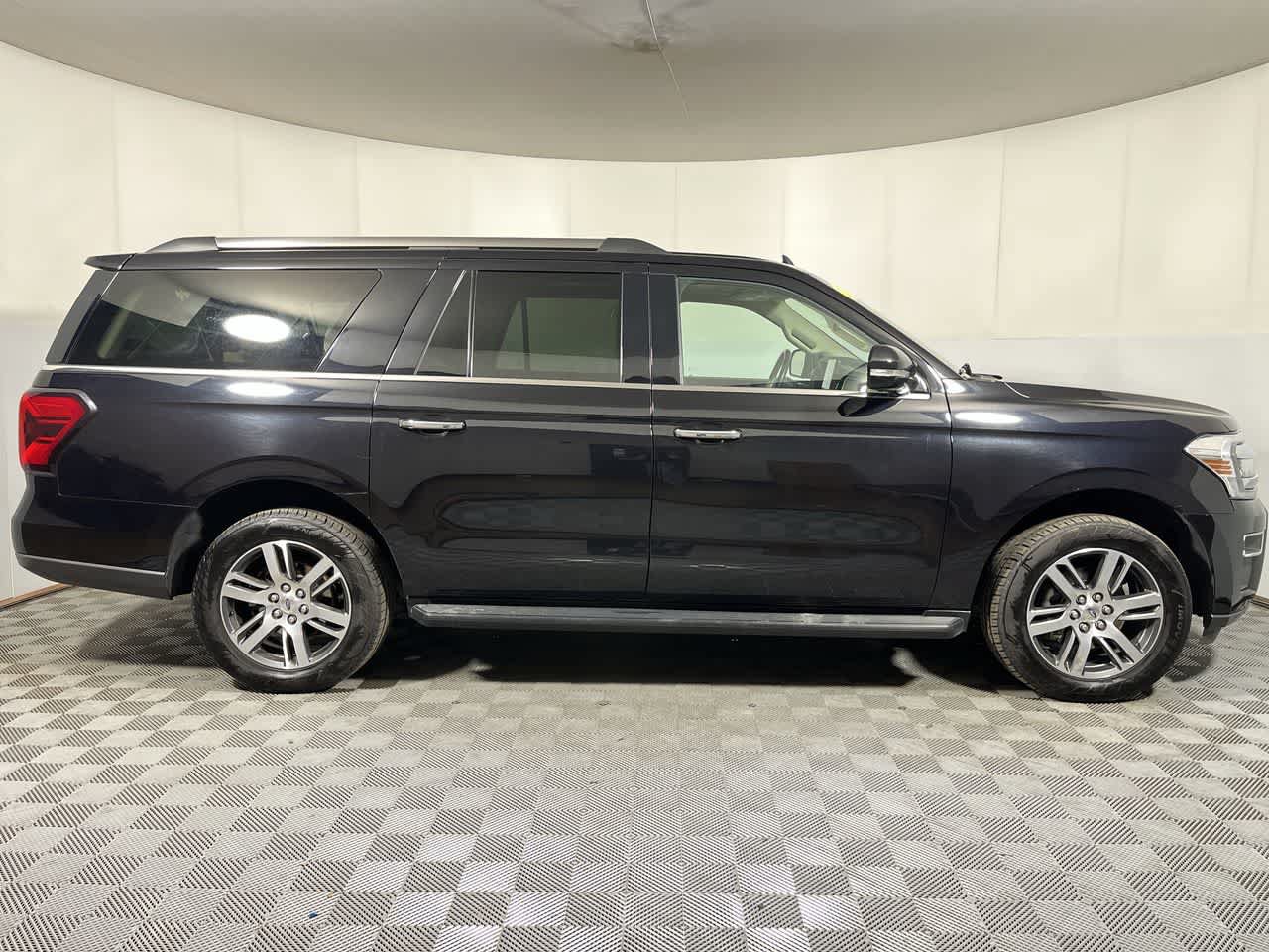 Used 2024 Ford Expedition Max Limited AWD/4WD image 9
