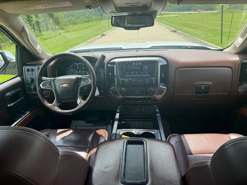 Used 2015 Chevrolet Silverado 2500 High Country w/ Duramax Plus Package AWD/4WD image 18