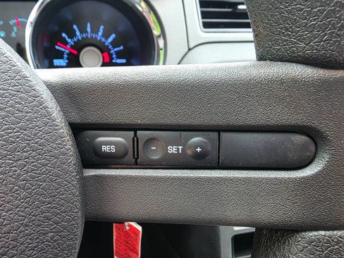 Used 2011 Ford Mustang GT RWD image 21