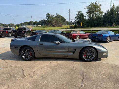 Used 2004 Chevrolet Corvette Coupe w/ Roof Package RWD image 16