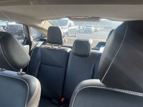 Used 2013 Ford Fiesta Titanium image 10