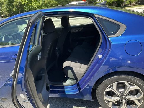 Used 2019 Kia Forte LXS FWD image 12