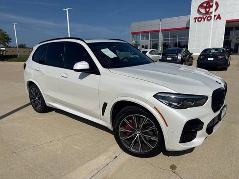 Used 2023 BMW X5 xDrive40i w/ M Sport Package AWD/4WD image 2