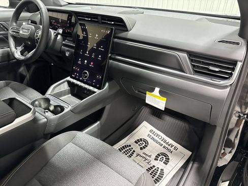 New 2027 GMC Terrain Elevation w/ LPO, Floor Liner Package FWD image 30