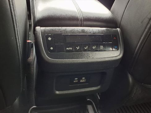 Used 2023 Nissan Pathfinder SL image 24