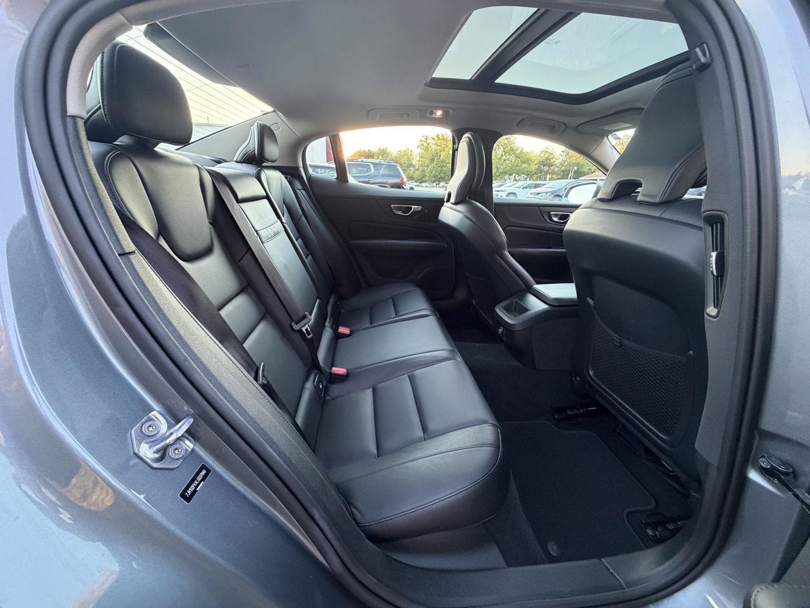 Used 2020 Volvo S60 T5 Momentum FWD image 25