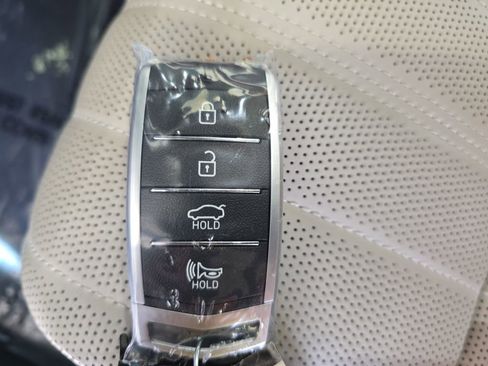 Used 2020 Genesis G70 3.3T w/ Prestige Package image 38