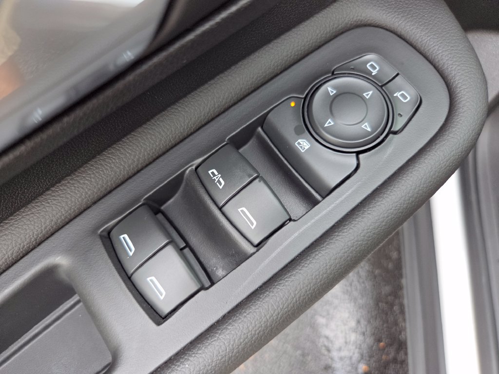 Used 2023 GMC Terrain SLE FWD image 28