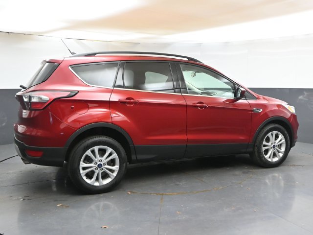 Used 2018 Ford Escape SE w/ SE Sync 3 Package AWD/4WD image 6
