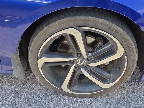 Used 2022 Honda Accord Sport image 3
