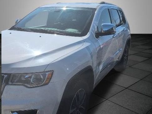 Used 2019 Jeep Grand Cherokee Limited AWD/4WD image 12