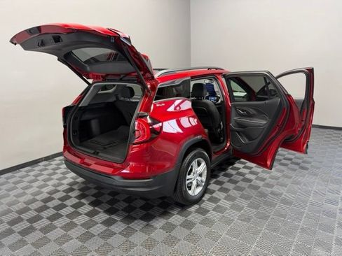 Used 2023 GMC Terrain SLE w/ Driver Convenience Package FWD image 33