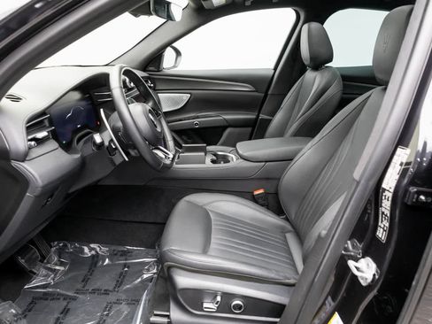 Used 2023 Maserati Grecale GT image 11