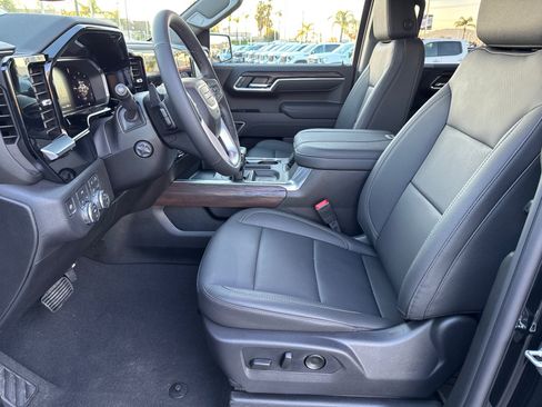 Used 2026 GMC Sierra 1500 SLT w/ SLT Premium Plus Package AWD/4WD image 27