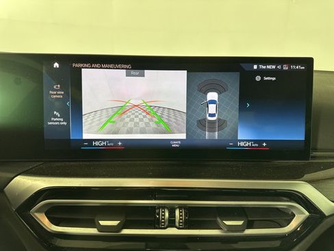 Certified 2023 BMW 330i xDrive Sedan w/ Driving Assistance Package image 12