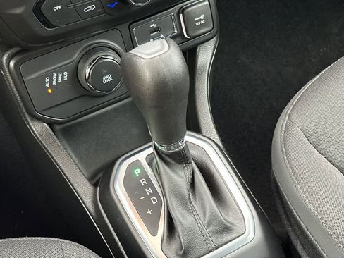 Used 2023 Jeep Renegade Altitude image 22