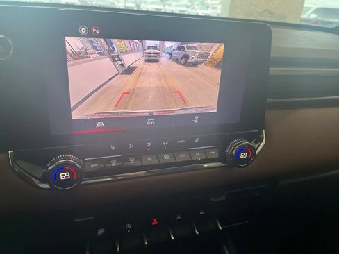 Used 2025 GMC Canyon AT4 AWD/4WD image 12