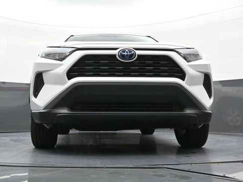 Used 2020 Toyota RAV4 LE image 10