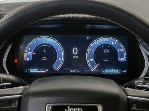 Certified 2024 Jeep Grand Cherokee Laredo AWD/4WD image 12