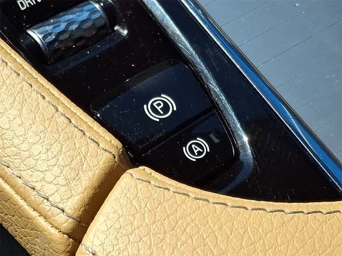 Used 2018 Volvo XC90 T6 Momentum w/ Convenience Package image 23