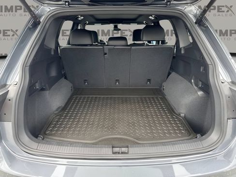 Used 2022 Volkswagen Tiguan SE R-Line AWD/4WD image 29