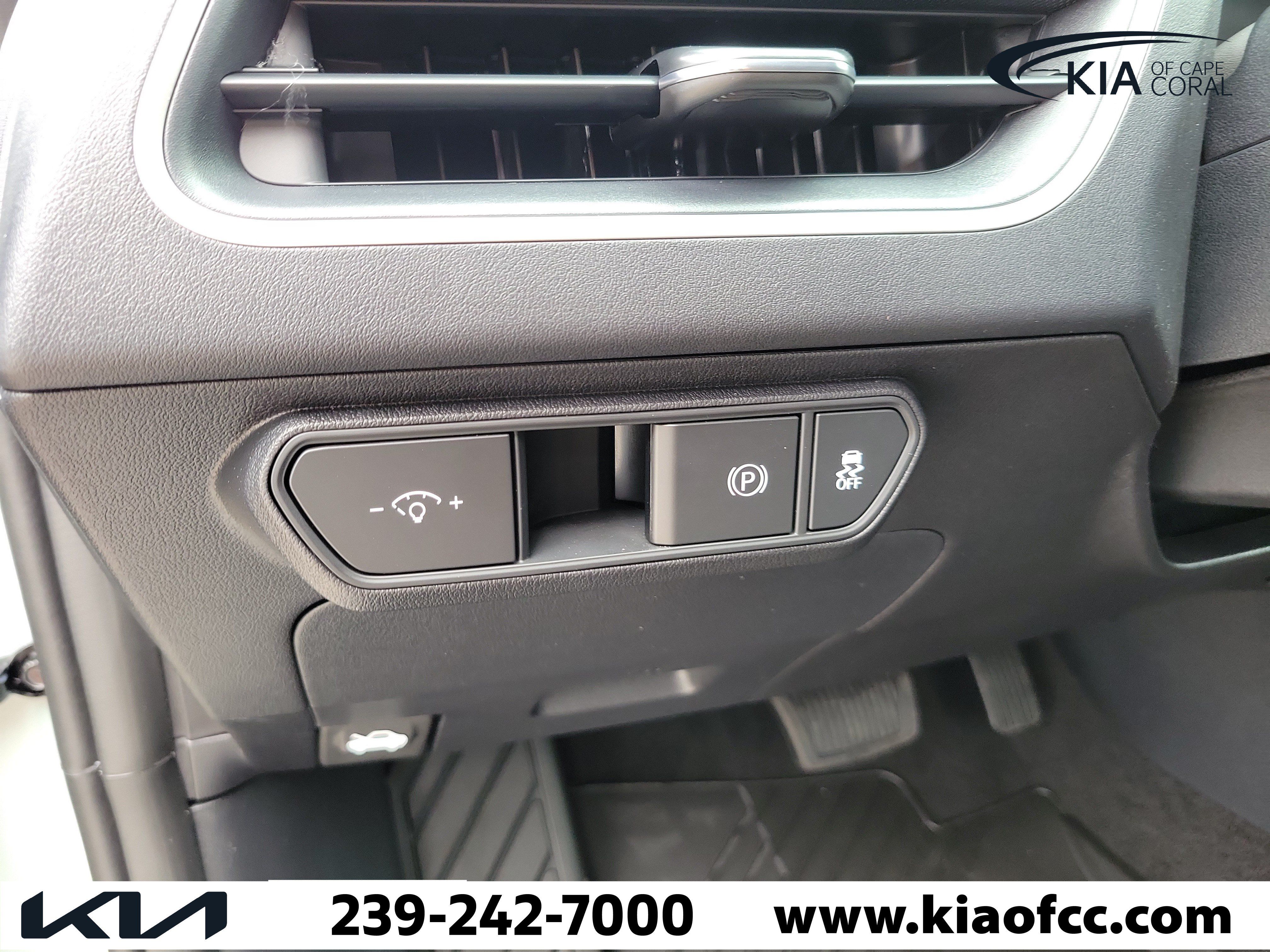 New 2026 Kia K4 FWD image 21