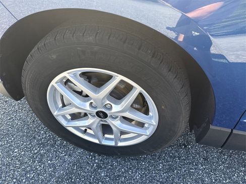 Used 2024 Ford Edge SEL image 11