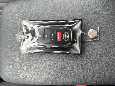 Used 2025 Toyota Camry LE image 18