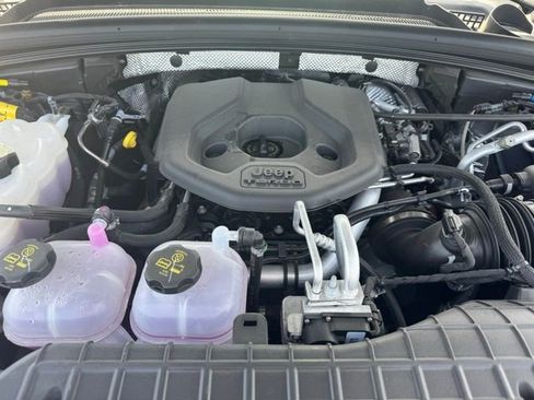 New 2024 Jeep Grand Cherokee Overland w/ Advanced Protech Group III image 29