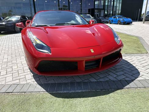 Used 2018 Ferrari 488 Spider RWD image 8