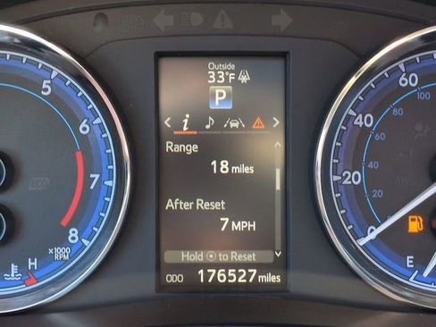 Used 2018 Toyota Corolla XLE image 31