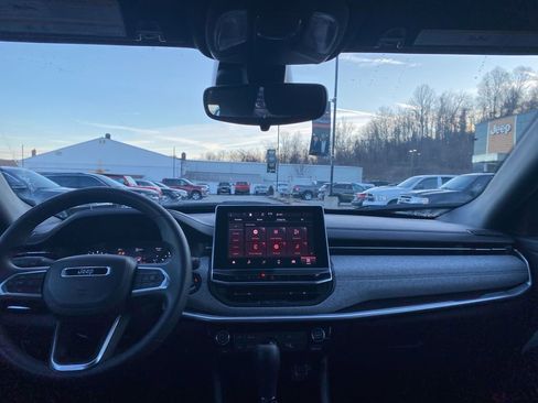 Certified 2023 Jeep Compass Sport image 19