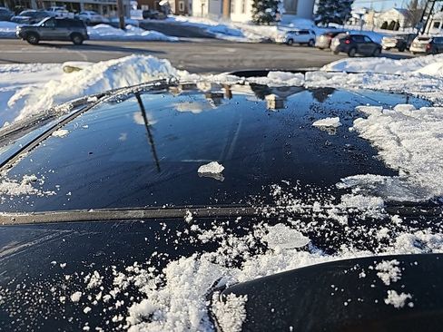 Certified 2024 Jeep Grand Cherokee Limited w/ Black Appearance Package image 10