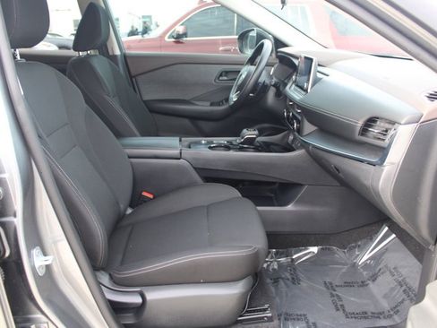 Used 2023 Nissan Rogue S image 18