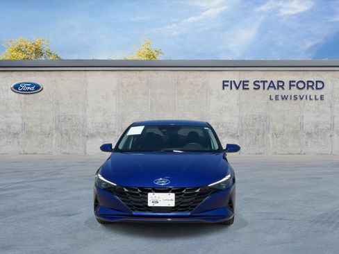 Used 2023 Hyundai Elantra SEL w/ Convenience Package FWD image 3