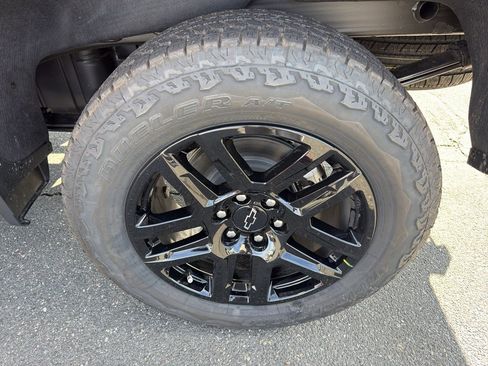 New 2026 Chevrolet Silverado 1500 Custom Trail Boss w/ LPO, Dark Essentials Package image 25