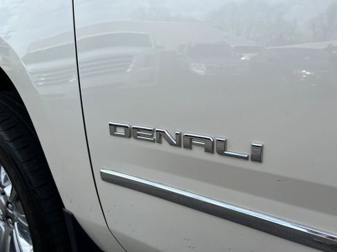 Used 2015 GMC Yukon Denali image 28