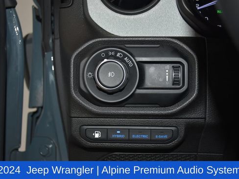 Used 2024 Jeep Wrangler Unlimited AWD/4WD image 9