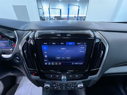 Used 2020 Chevrolet Traverse RS AWD/4WD image 27