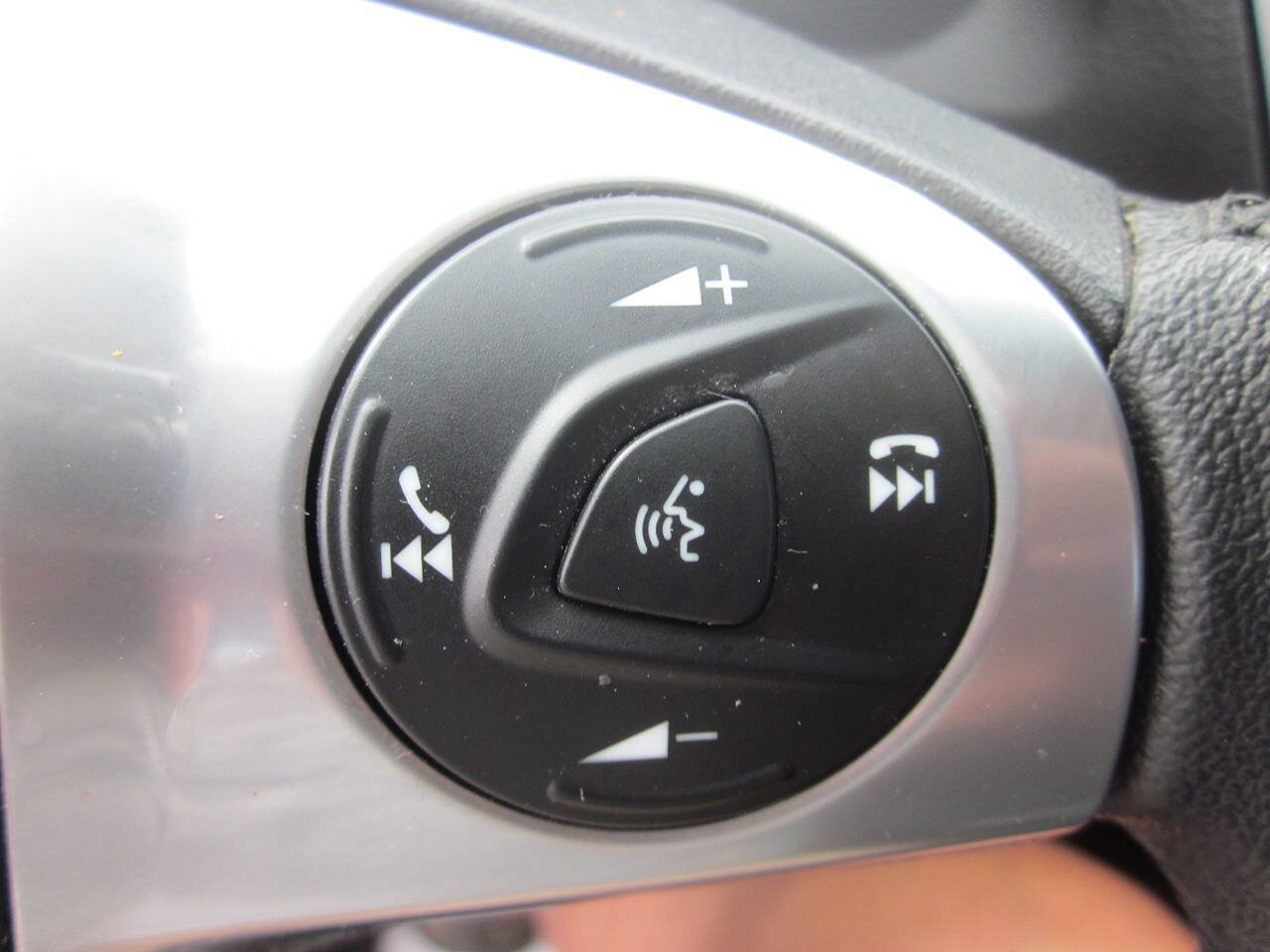 Used 2014 Ford Focus SE w/ Equipment Group 201A FWD image 16