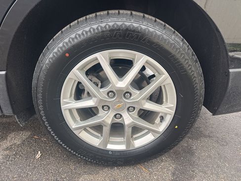 Used 2023 Chevrolet Equinox LT image 11