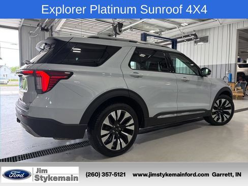 Used 2026 Ford Explorer Platinum w/ LUX Leather Package AWD/4WD image 11